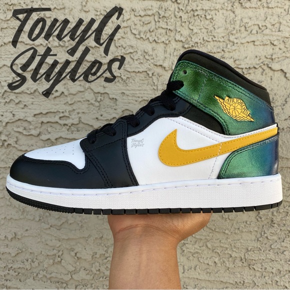 🔵NEW🟢 CUSTOM AIR JORDAN 1 MID - Picture 1 of 16